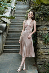 Robe midi plissée à col en V Celeste