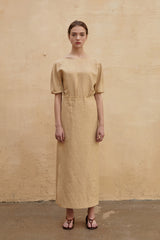 Robe midi minimaliste en lin à manches bouffantes et fente latérale pour une élégance intemporelle par temps chaud