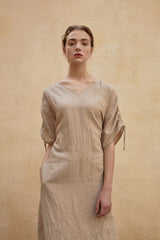 Robe longue en lin coupe décontractée avec col en V, manches ajustables et poches latérales