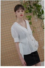 Tailored Linen Blouse with Puff Sleeves and Button-Front Detail
