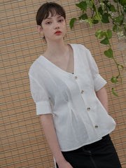 Tailored Linen Blouse with Puff Sleeves and Button-Front Detail