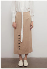 Jupe midi en lin à détails boutonnés et coupe ajustée