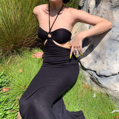 Robe en soie dos nu avec découpe sur le devant et coupe moulante