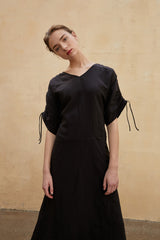 Robe longue décontractée à col en V en lin avec manches à cordon de serrage