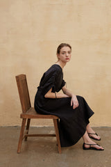 Robe longue décontractée à col en V en lin avec manches à cordon de serrage