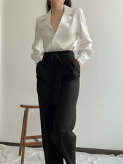 Long-Sleeve Silk Blouse with Notched Collar and Button Front Closure for Elegant Outfits