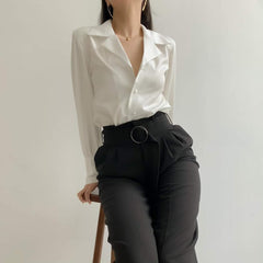 Long-Sleeve Silk Blouse with Notched Collar and Button Front Closure for Elegant Outfits