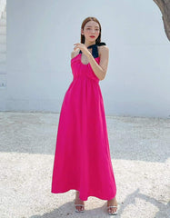 Robe en soie à col licou avec bretelles à nœud papillon et silhouette fluide en A pour des occasions élégantes