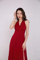 Robe longue en soie dos nu avec fente jusqu'aux cuisses et détail taille ajustée