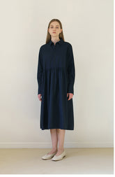 合身领口中长亚麻衬衫裙,腰部收褶