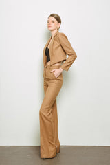 Cropped Tailored Blazer With Sharp Shoulders And Structured Hourglass Fit