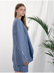 High-Waisted Linen Shorts with Front Pleats and Tailored Hem
