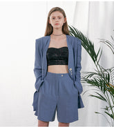 High-Waisted Linen Shorts with Front Pleats and Tailored Hem