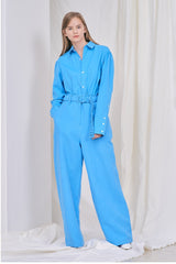 Tailored Linen Shirt with Structured Cuffs and Classic Button Front