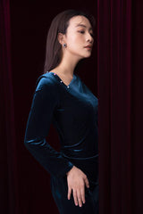 Fitted Velvet Dress with Long Sleeves and Asymmetric Neckline for Evening and Formal Wear