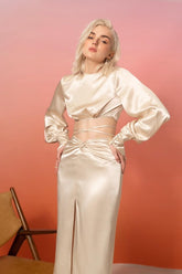 丝绸裹胸短款上衣,露背,泡泡长袖,可调节系带细节