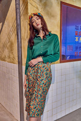 Chemise en soie boutonnée à col classique et manches longues