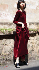 Robe longue en velours avec taille froncée, manches trois-quarts et silhouette fluide et douce