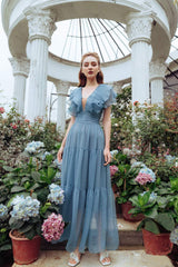 Robe longue en organza à volants plissés aux épaules et décolleté en V profond