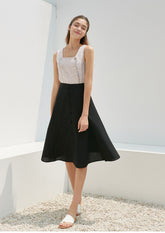 前开扣 A 字形亚麻喇叭裙