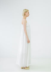 Robe longue en lin à bretelles spaghetti et silhouette fluide