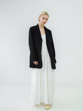 Tailored Linen Blazer with Structured Silhouette