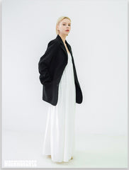 Tailored Linen Blazer with Structured Silhouette