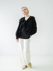 Romantic Linen Blouse with Ruffle Detailing and Flowing Sleeves for Effortless Feminine Elegance