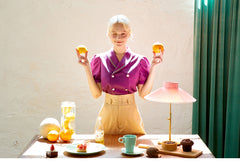 Elegant Linen Short-Sleeve Shirt with Double-Breasted Detail and Tailored Silhouette