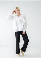 Linen Blouse with Ruffled V-Neckline and Long Sleeves in a Relaxed Feminine Silhouette