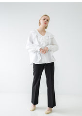 Linen Blouse with Ruffled V-Neckline and Long Sleeves in a Relaxed Feminine Silhouette