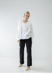 Linen Blouse with Ruffled V-Neckline and Long Sleeves in a Relaxed Feminine Silhouette