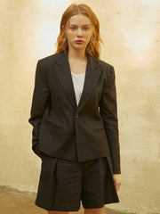 Tailored Linen Shorts with Structured Pleats