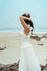 Robe longue en soie à volants, corsage ajusté et jupe fluide pour mariages et événements romantiques