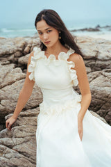 Robe longue en soie à volants, corsage ajusté et jupe fluide pour mariages et événements romantiques