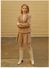 Tailored Linen Blazer with Structured Silhouette