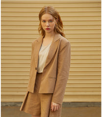 Tailored Linen Blazer with Structured Silhouette