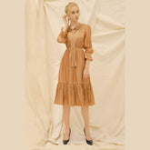 真丝欧根纱中长连衣裙,领口系带,下摆褶皱,尽显精致女性风格