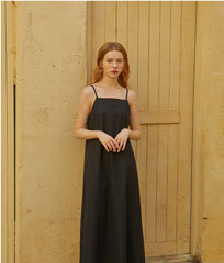 Robe midi en lin à bretelles spaghetti et ourlet évasé