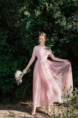 Robe longue en tulle à manches bouffantes et col Bardot Katrina