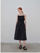 细肩带弹力腰部细节褶皱亚麻中长连衣裙