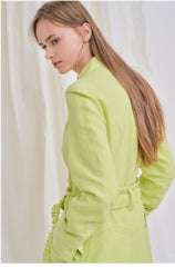 Tailored Linen Blazer with Structured Cuffs and Classic Button Front