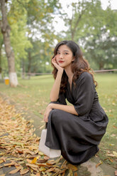 丝绸中长裹身连衣裙,七分袖,V 领设计,尽显迷人气质