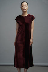 Velvet cap-sleeve midi dress with minimalist design and relaxed straight silhouette