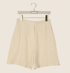 High-Waisted Linen Shorts with Front Pleats and Tailored Hem