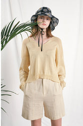 High-Waisted Linen Shorts with Front Pleats and Tailored Hem