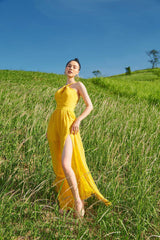 Robe dos nu en organza de soie avec fente jusqu'aux cuisses et jupe fluide pour un style de villégiature et de soirée