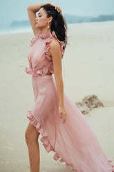 丝绸欧根纱高低褶饰连衣裙,露背领口,飘逸廓形,适合优雅夏日穿着