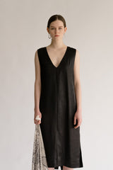 Sleeveless V-Neck Midi Linen Dress with Tailored Back Seam