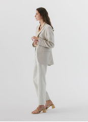 Tailored Linen Blazer with Notch Lapel and Front Flap Pockets for Women